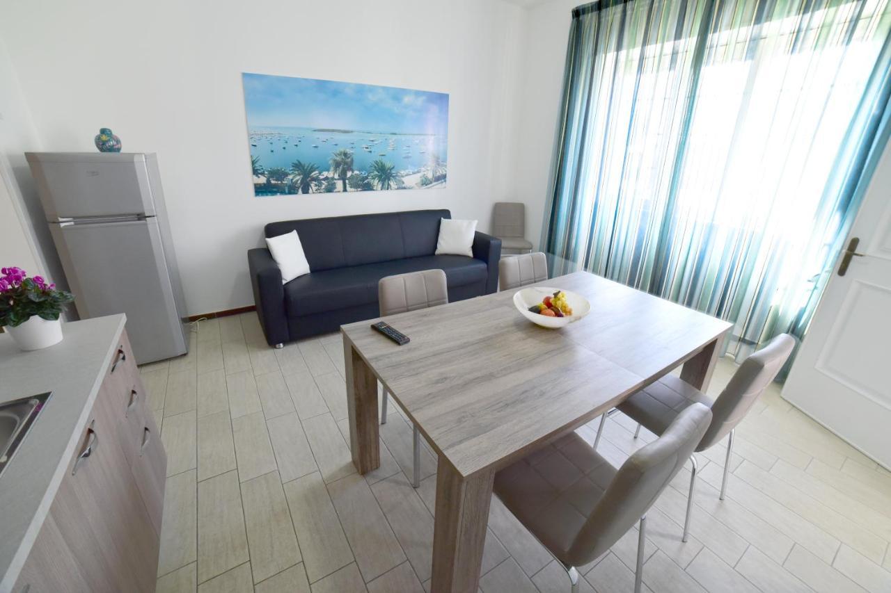 Case Vacanza Via Mozart Porto Cesareo Exterior photo