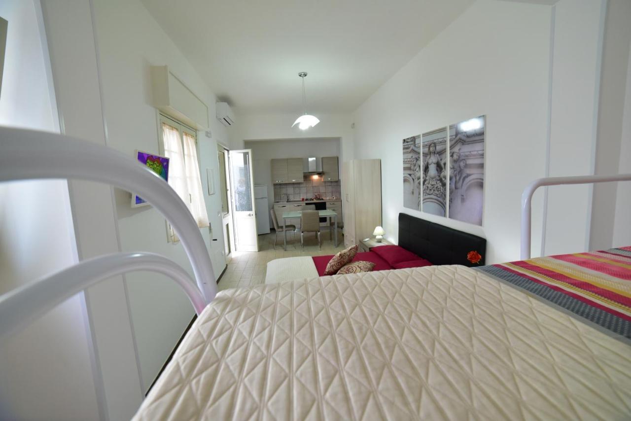 Case Vacanza Via Mozart Porto Cesareo Exterior photo